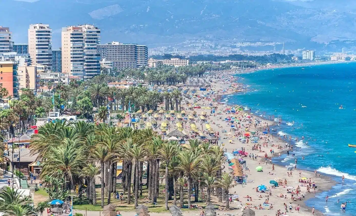 Playa-del-Bajondillo-en-Torremolinos-Malaga-jpg